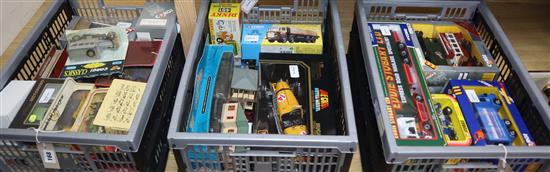 A collection of boxed diecast vintage cars, trucks and other vehicles,